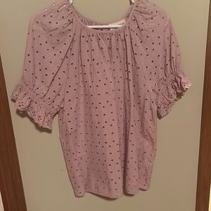 Universal thread eyelet top